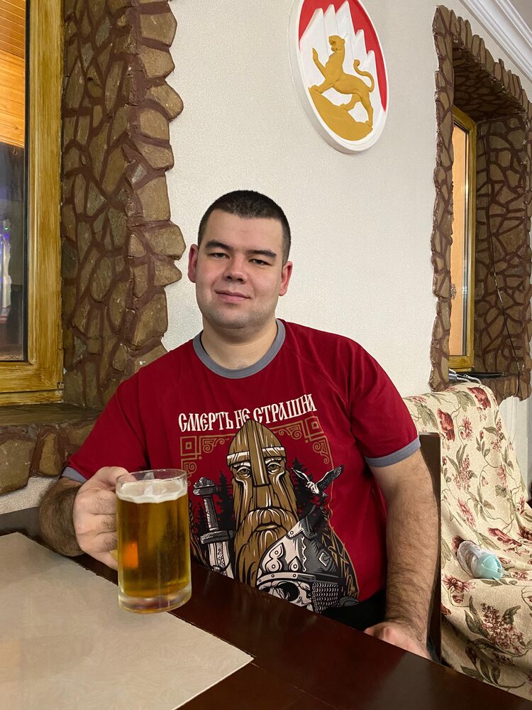  50115037  Vasily, 28 ,    