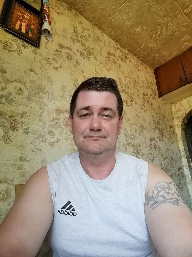  52630487  Yury, 44 ,    