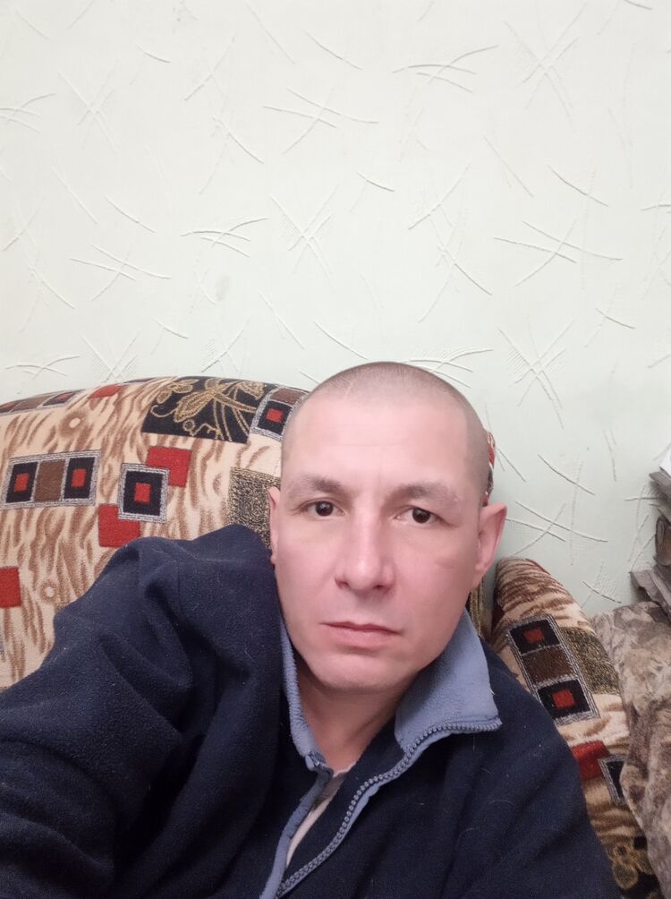 46877627  , 42 ,    