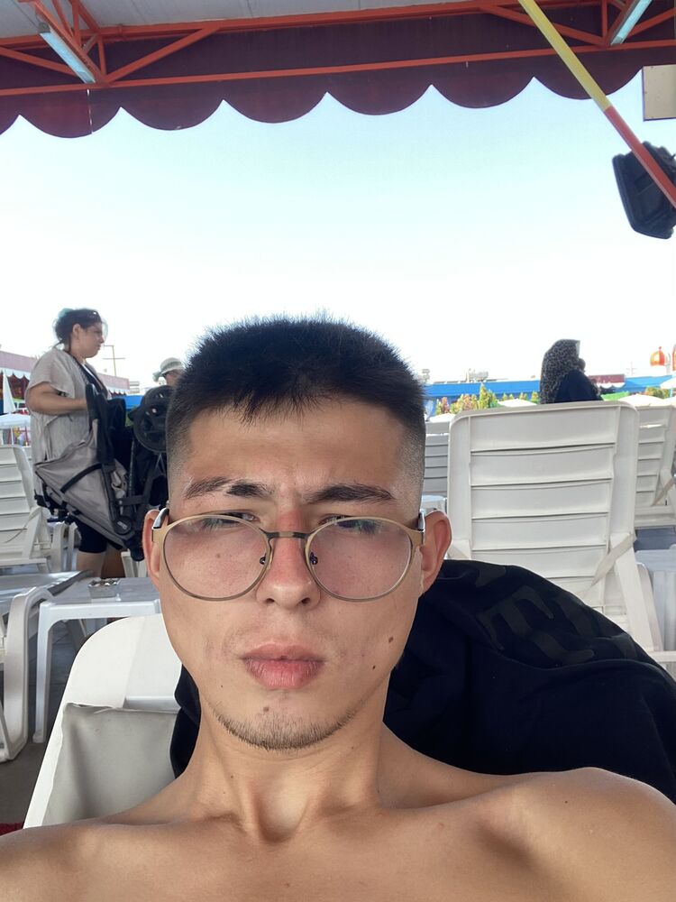  ,   Erhan, 22 ,   ,   