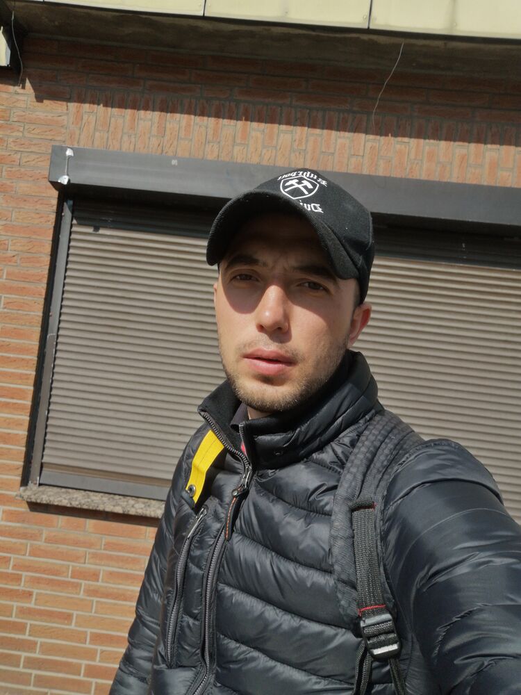  28569107  Iurie, 29 ,    