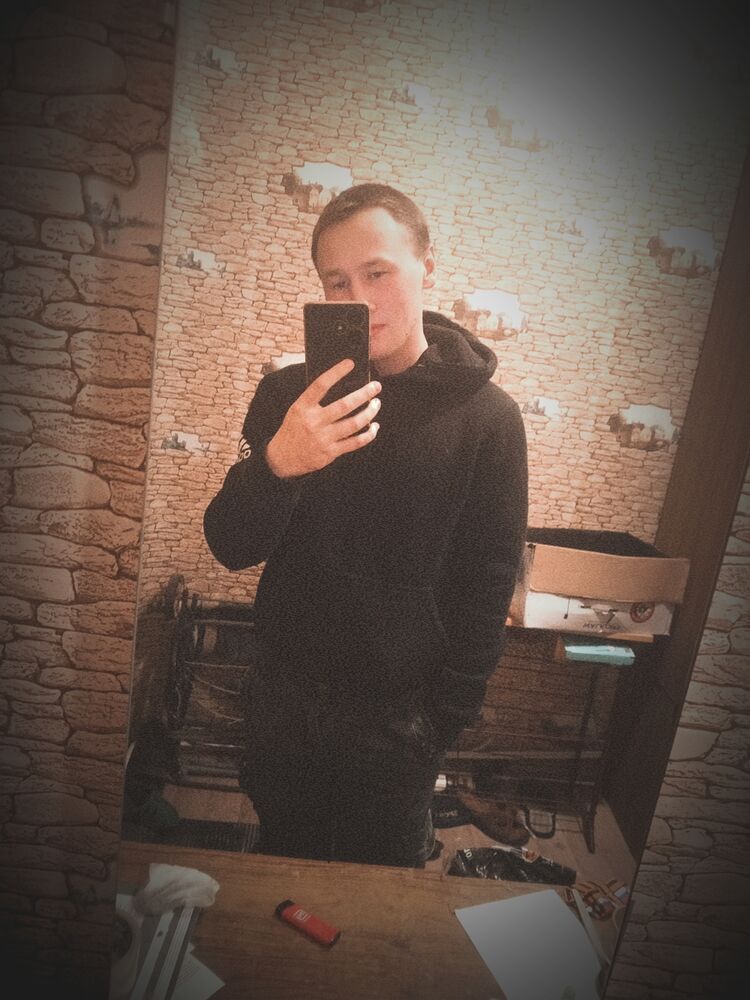  ,   Denis, 22 ,   ,   