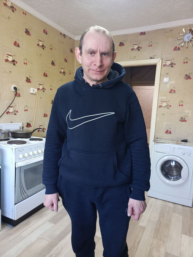  50282737  Pavel, 36 ,    