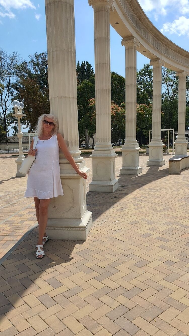  53588877  Lena, 67 ,    