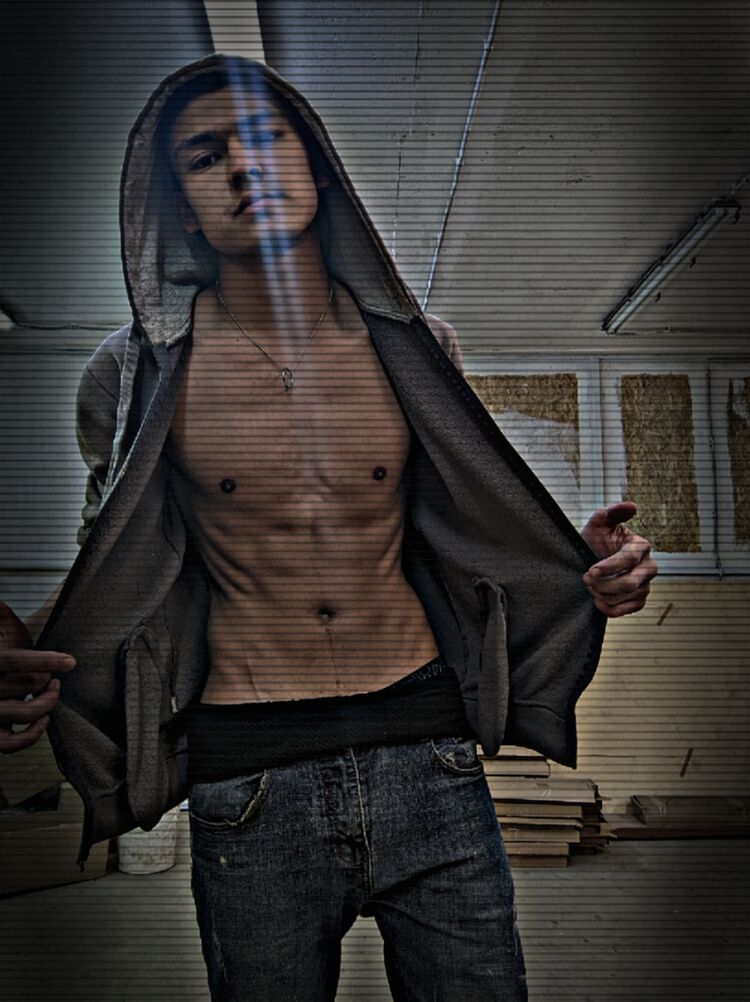  40490017  , 22 ,    