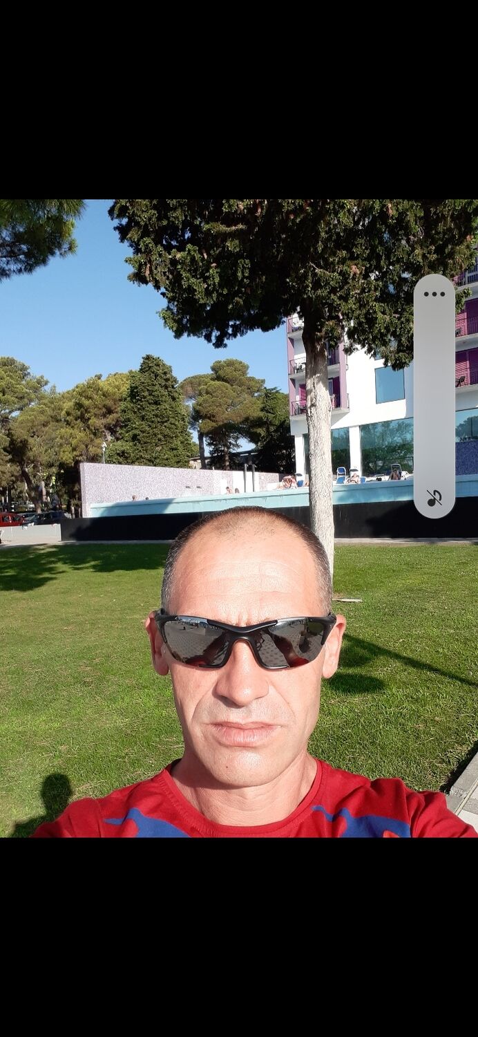  43598737  Nikola, 47 ,    Podgorica