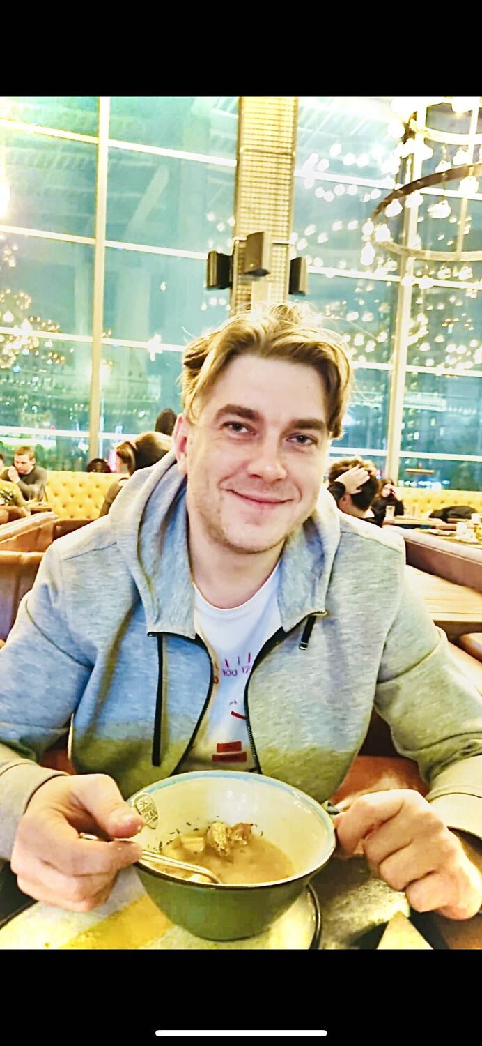  32333767  Vladislav, 37 ,    