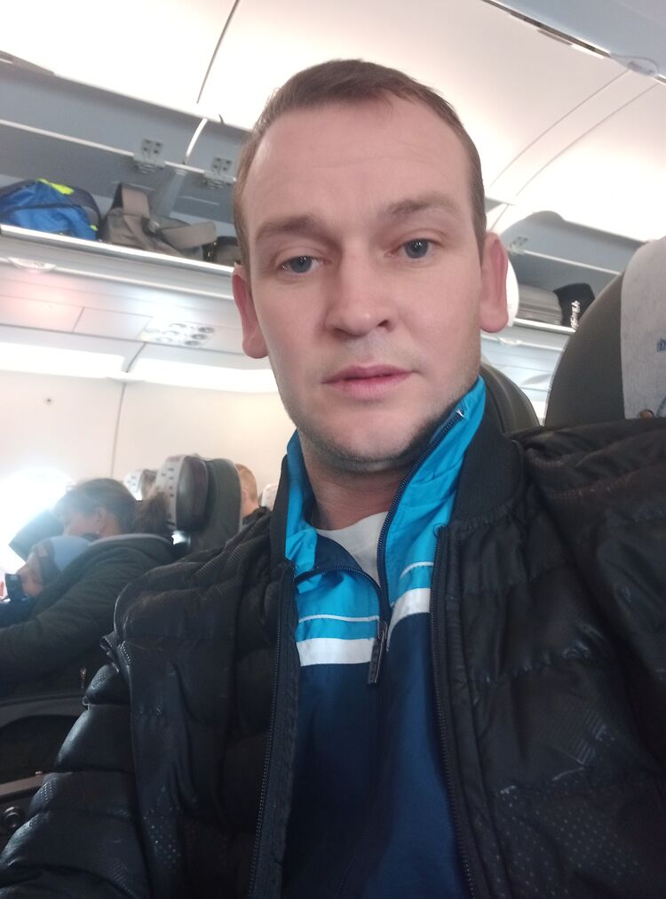  31587467  Andrei, 36 ,    An Cabhan