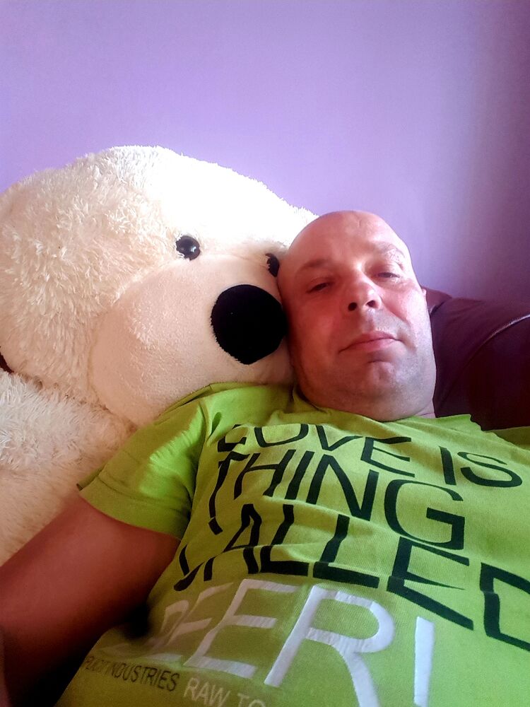  ,   Piotr, 45 ,  