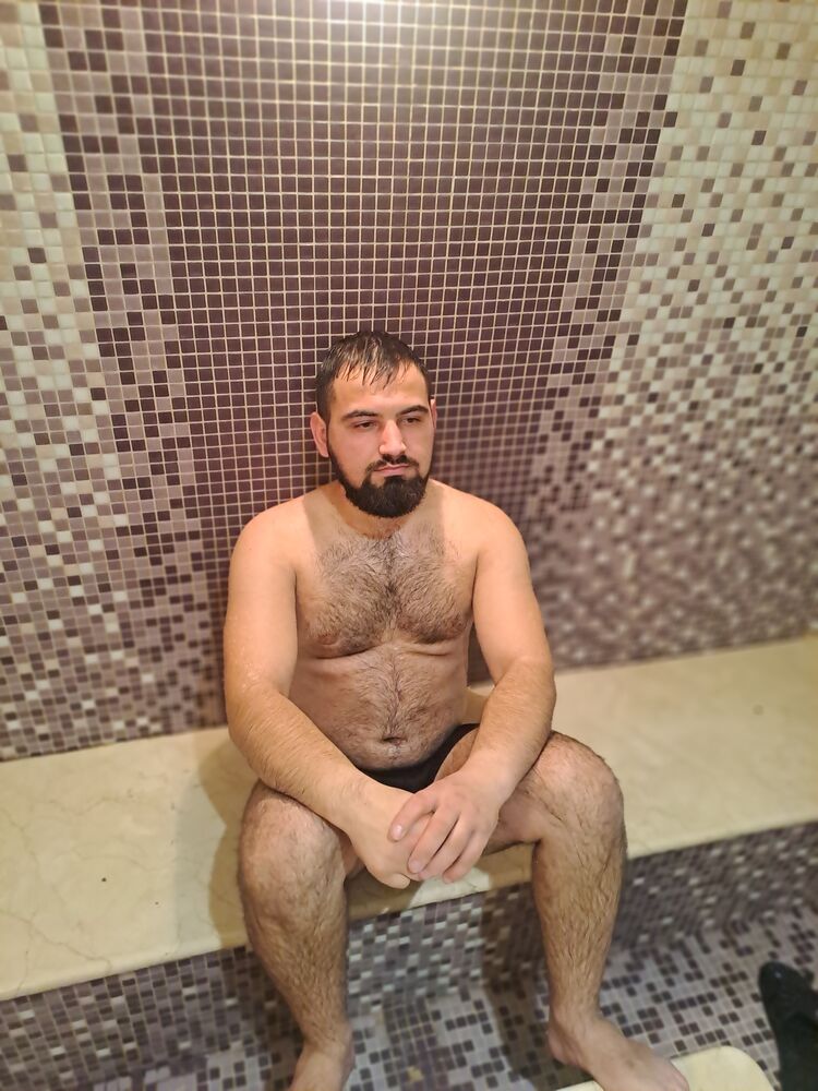  49506107  Radu, 31 ,    