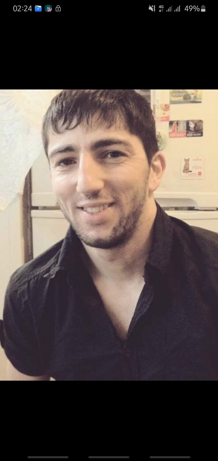  23568267  Toni, 37 ,    