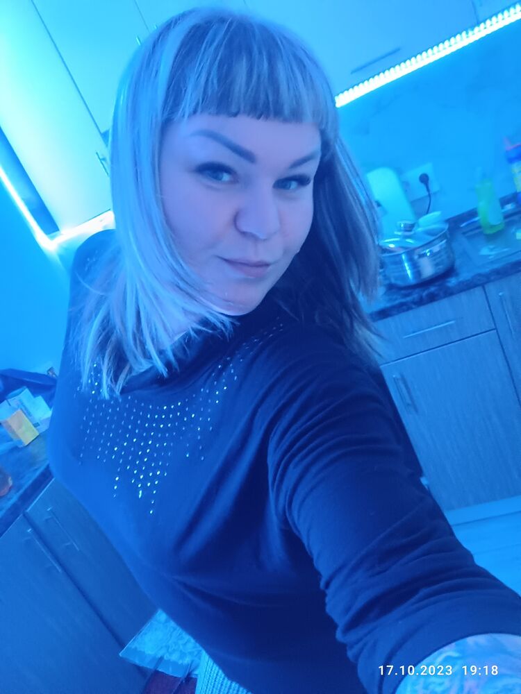  38573747  Oksana, 39 ,    