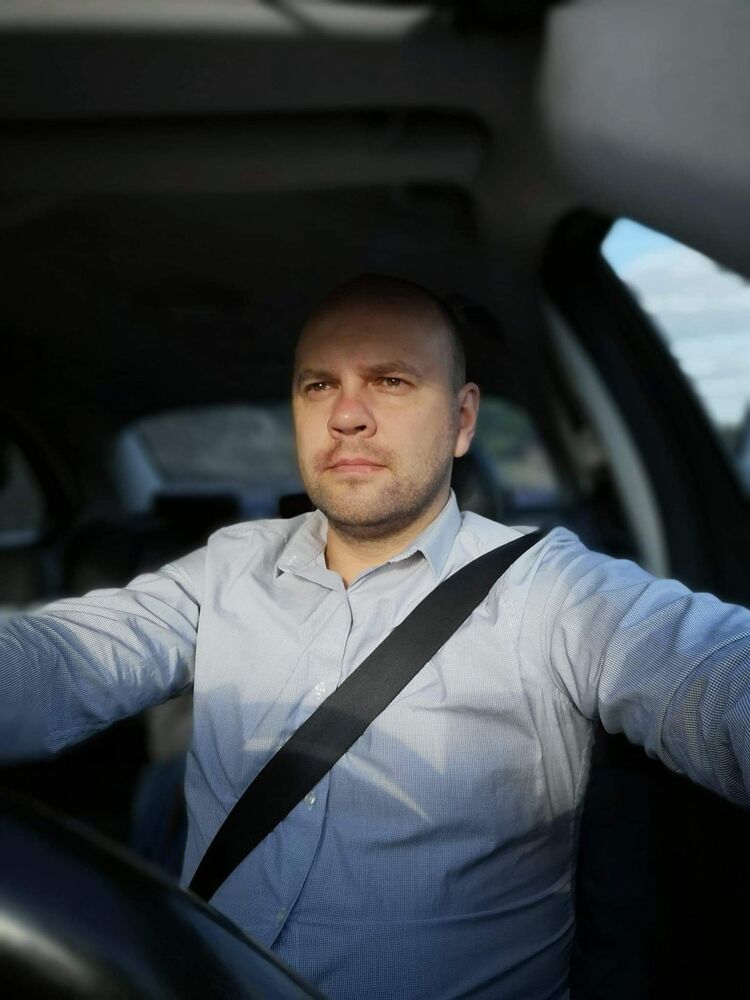  23826677  Vlad, 42 ,    