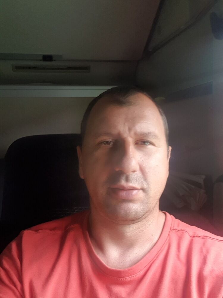  20594657  Zhivko, 43 ,     