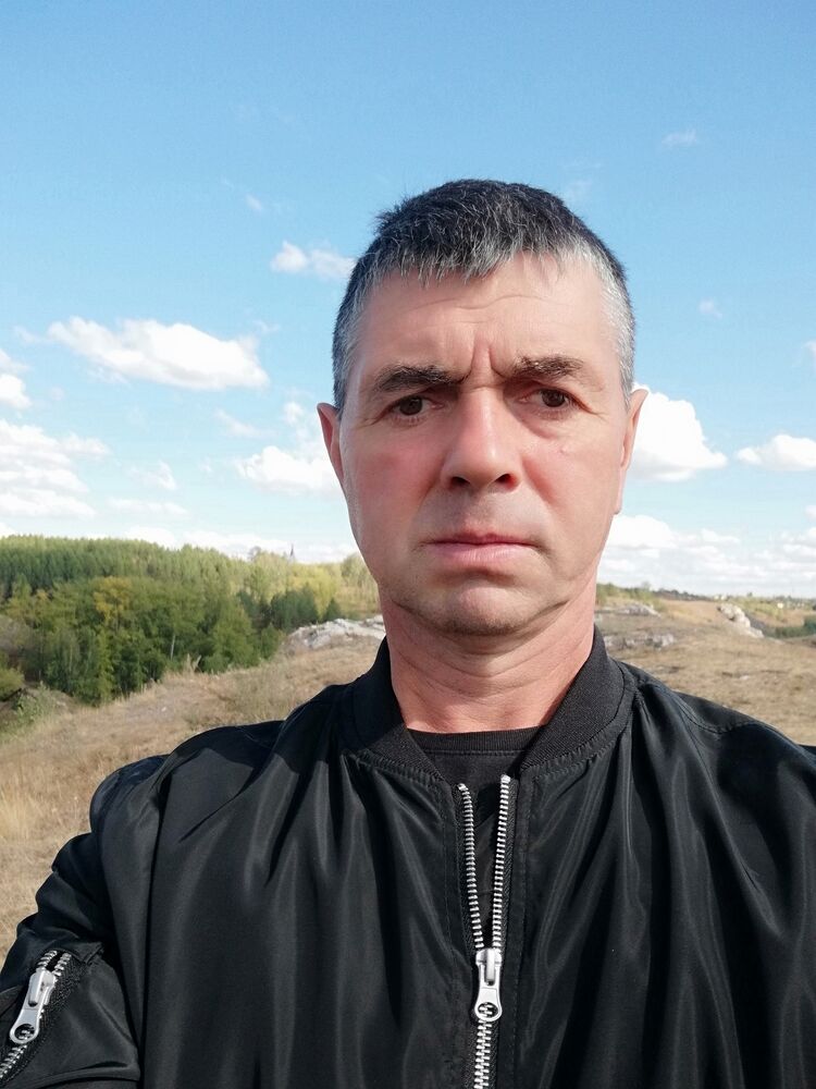  23999457  Igor, 49 ,    