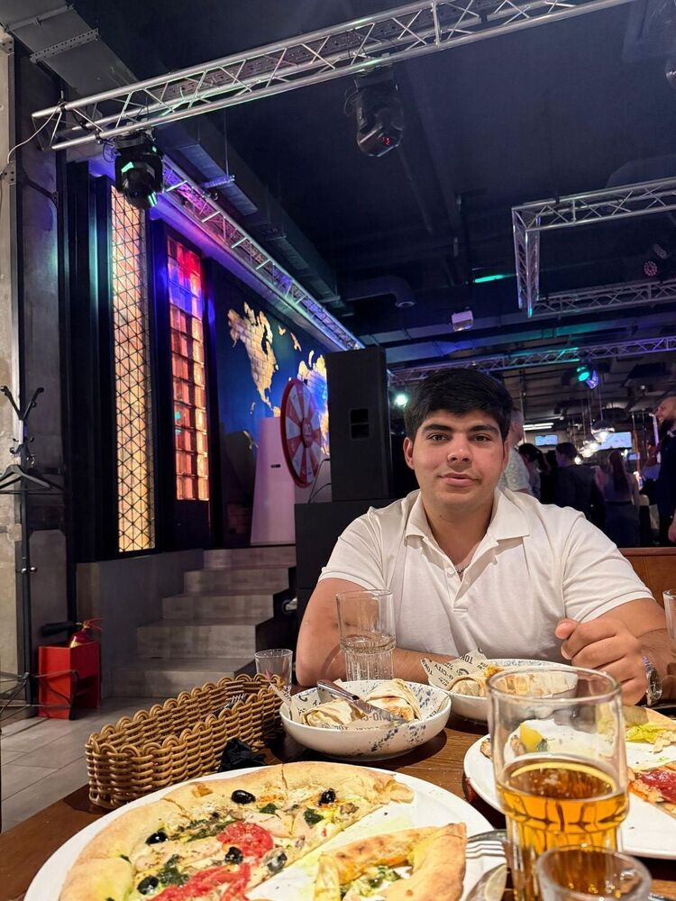  53168057  Anar, 22 ,    -