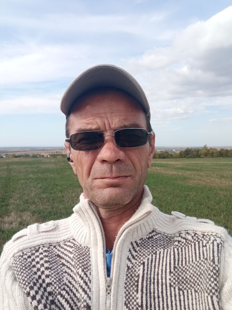  47564957  Aleksei, 47 ,    