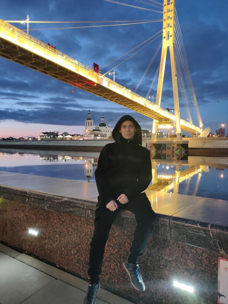  48322147  Vadim, 31 ,    