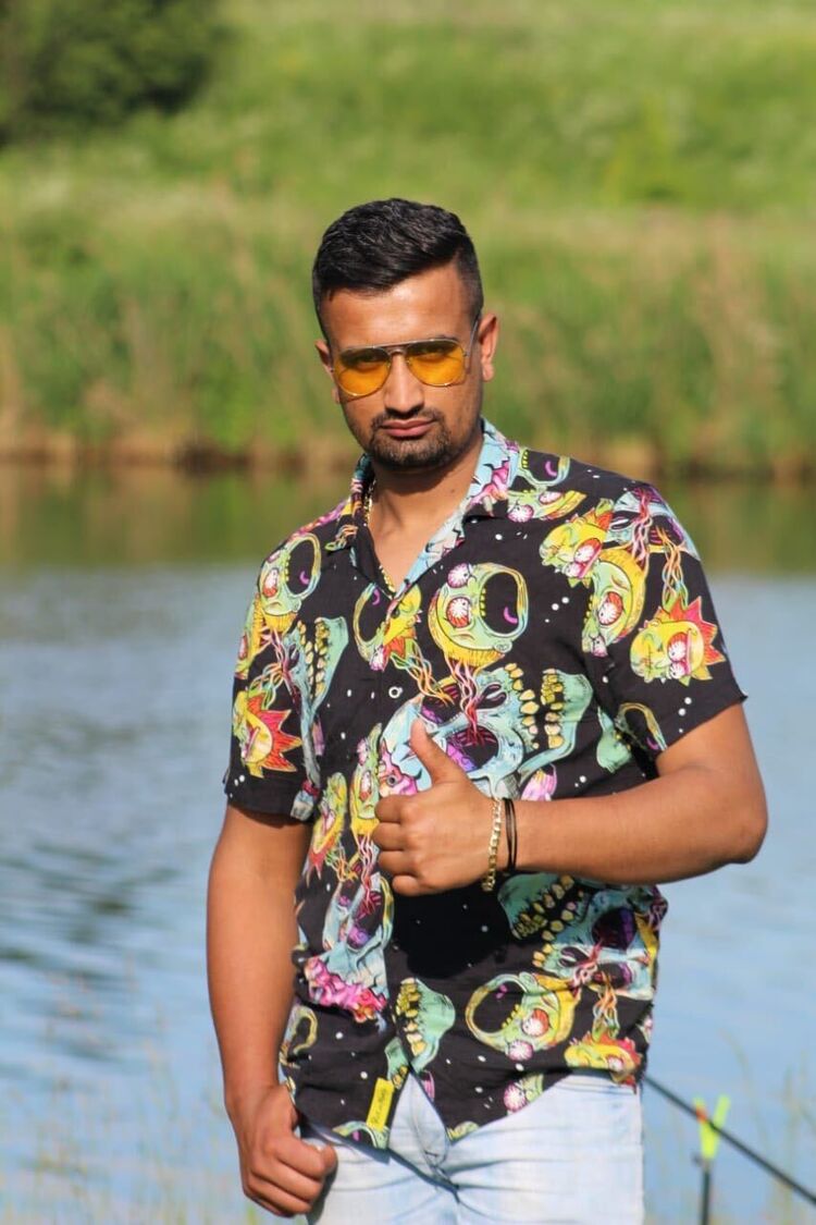  44647187  Abdullah, 27 ,    