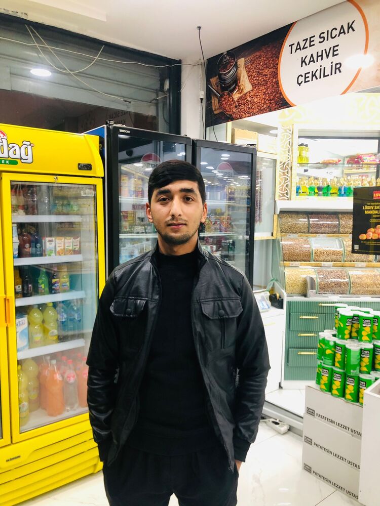  50468737  Zaur, 29 ,    