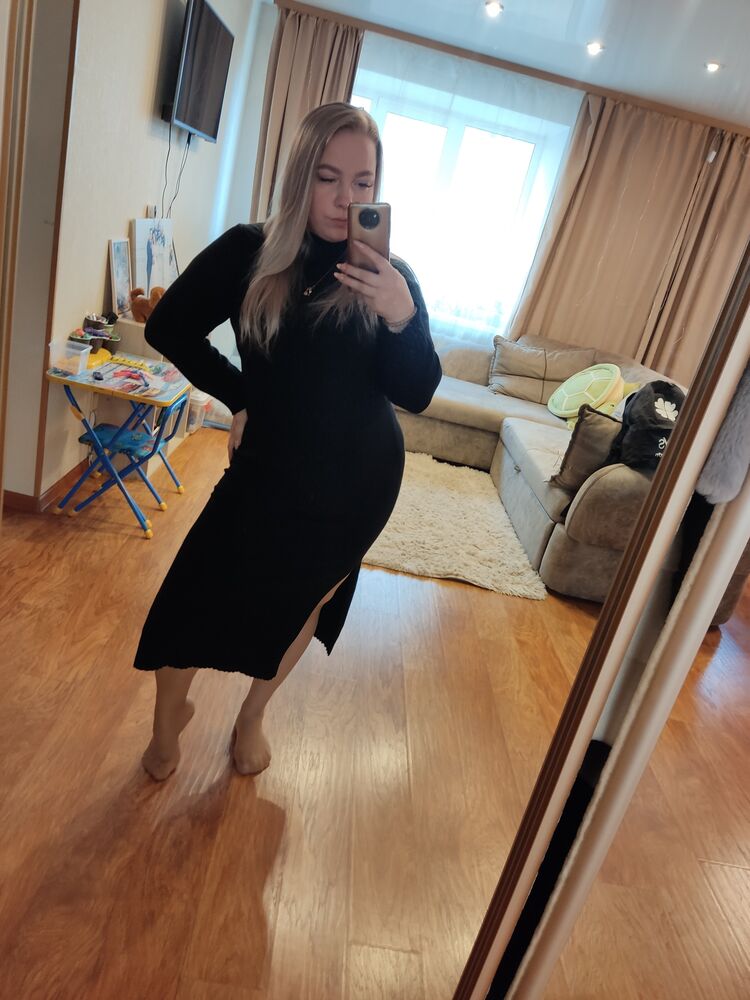  ,   Elena, 26 ,  