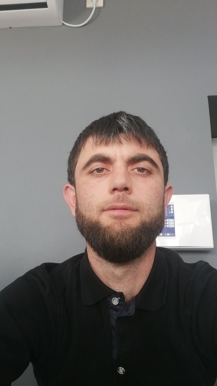  39376987  , 33 ,    