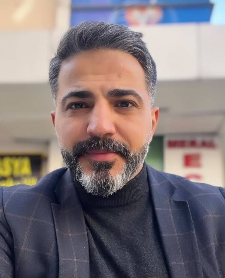  54802817  Tas Akif, 54 ,    Annapolis