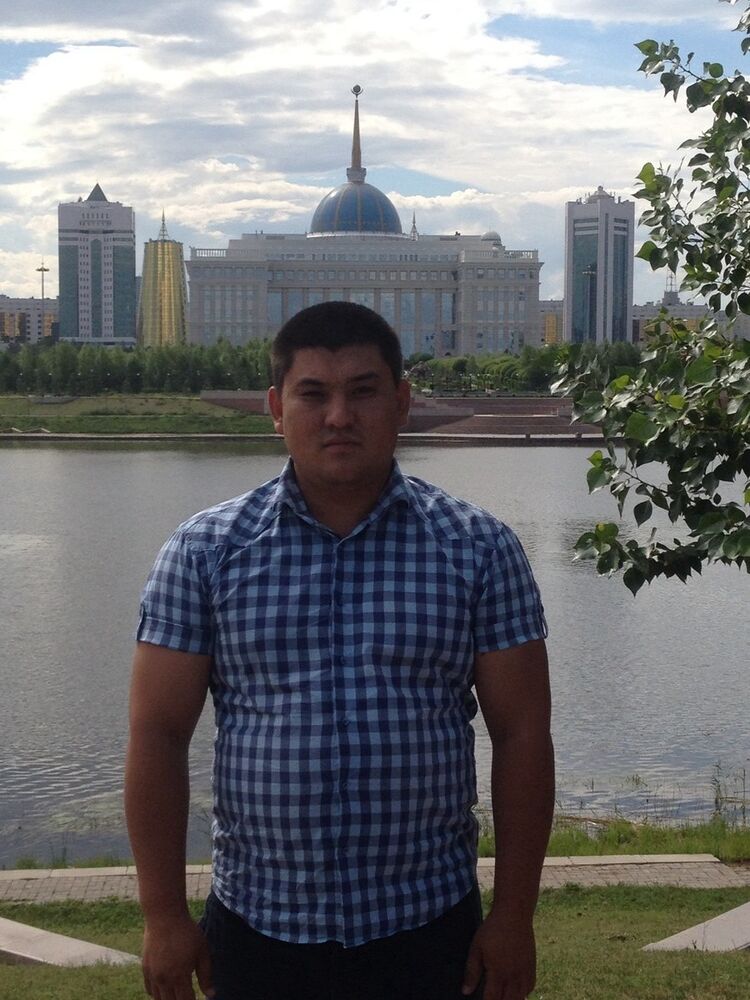  ,   Arman, 42 ,   