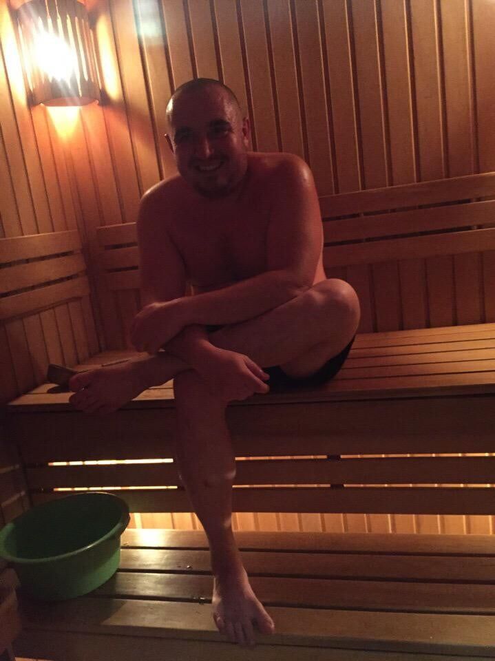  28494987  Artem, 37 ,    