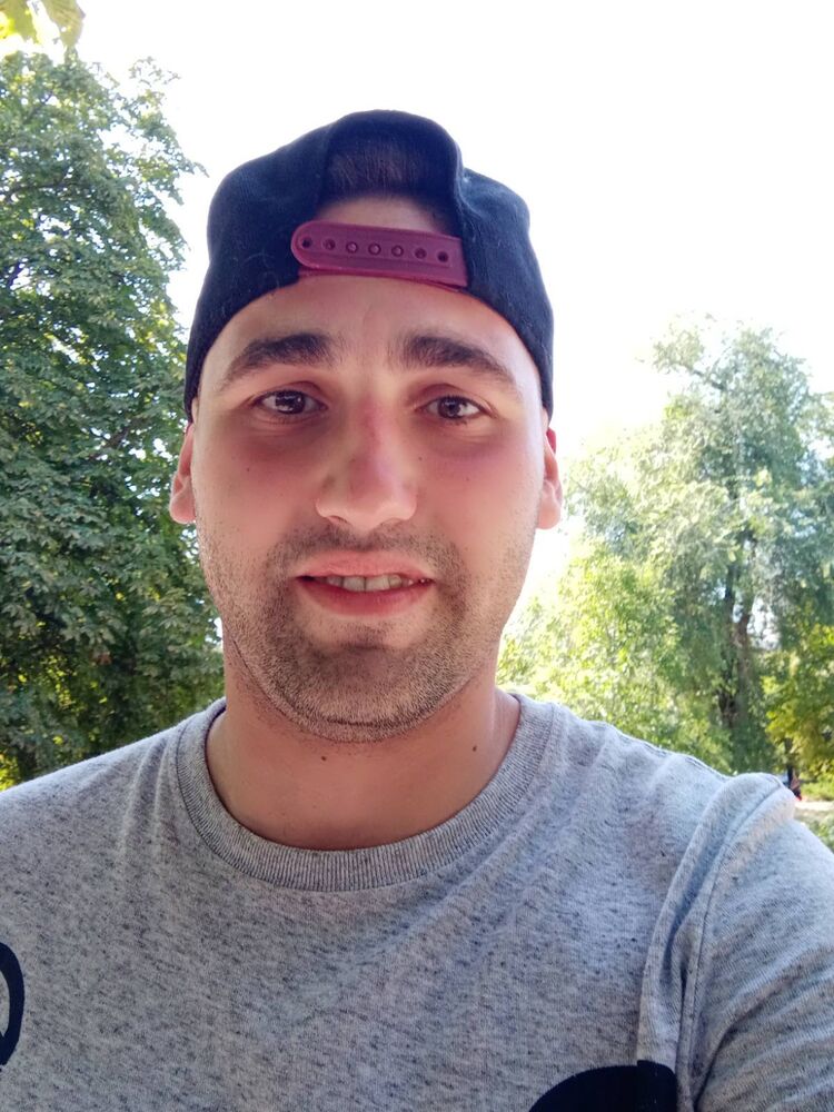  23046737  , 32 ,    
