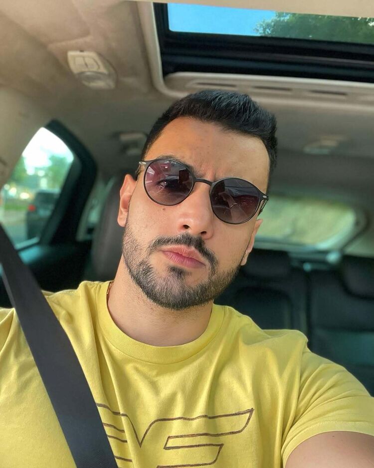  53873107  Artem, 41 ,    