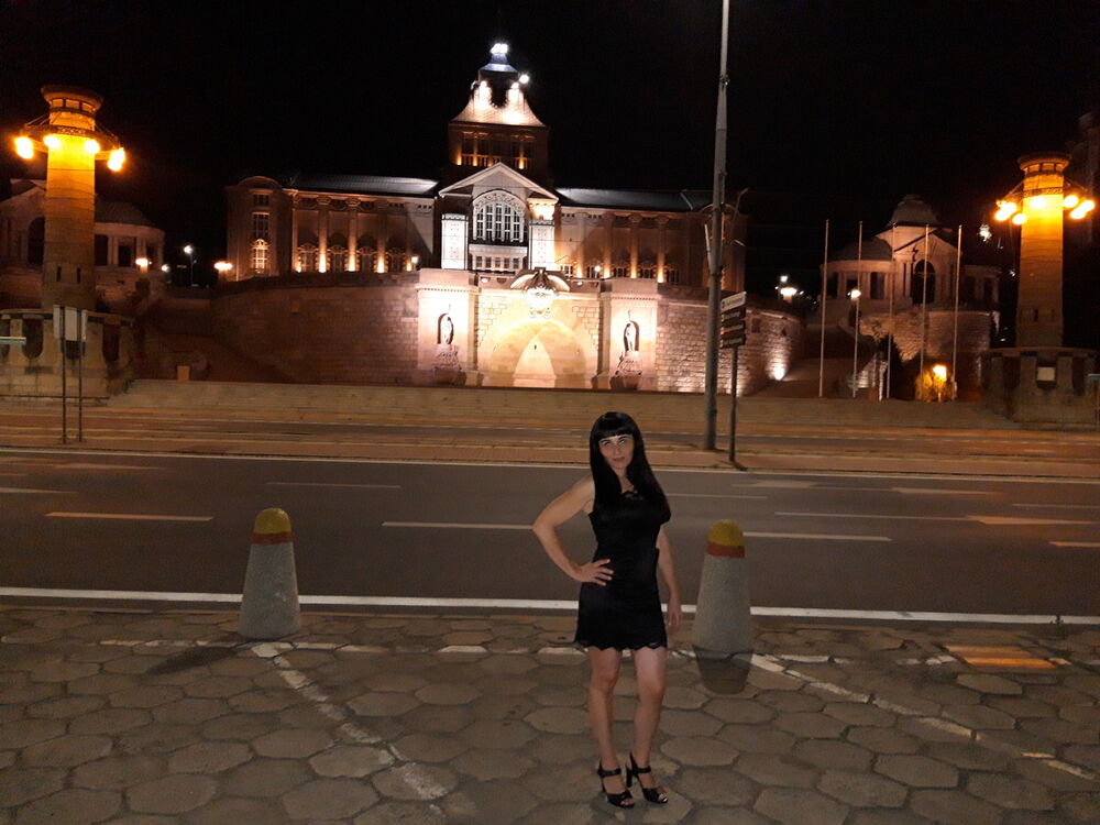  16928387  NATALI, 42 ,    