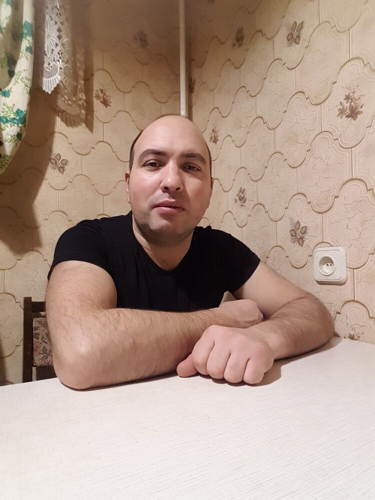  19208247  Samir, 42 ,    