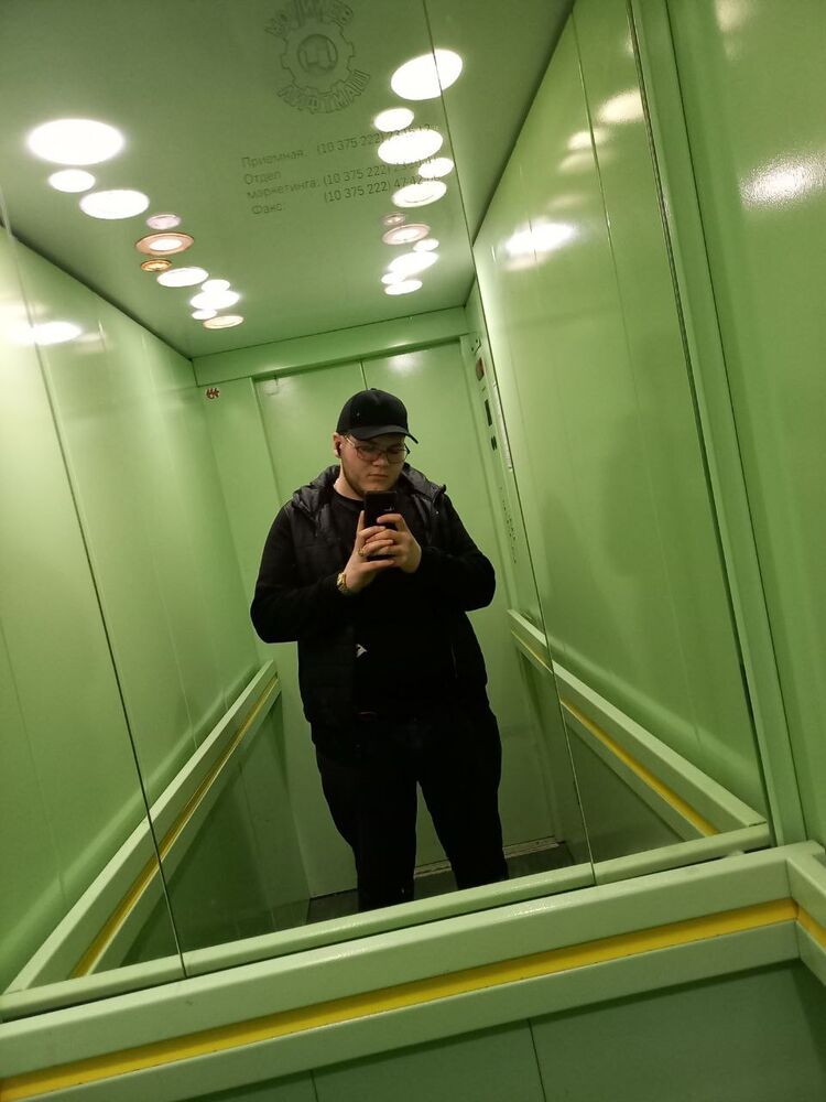  44630547  Davit, 21 ,    