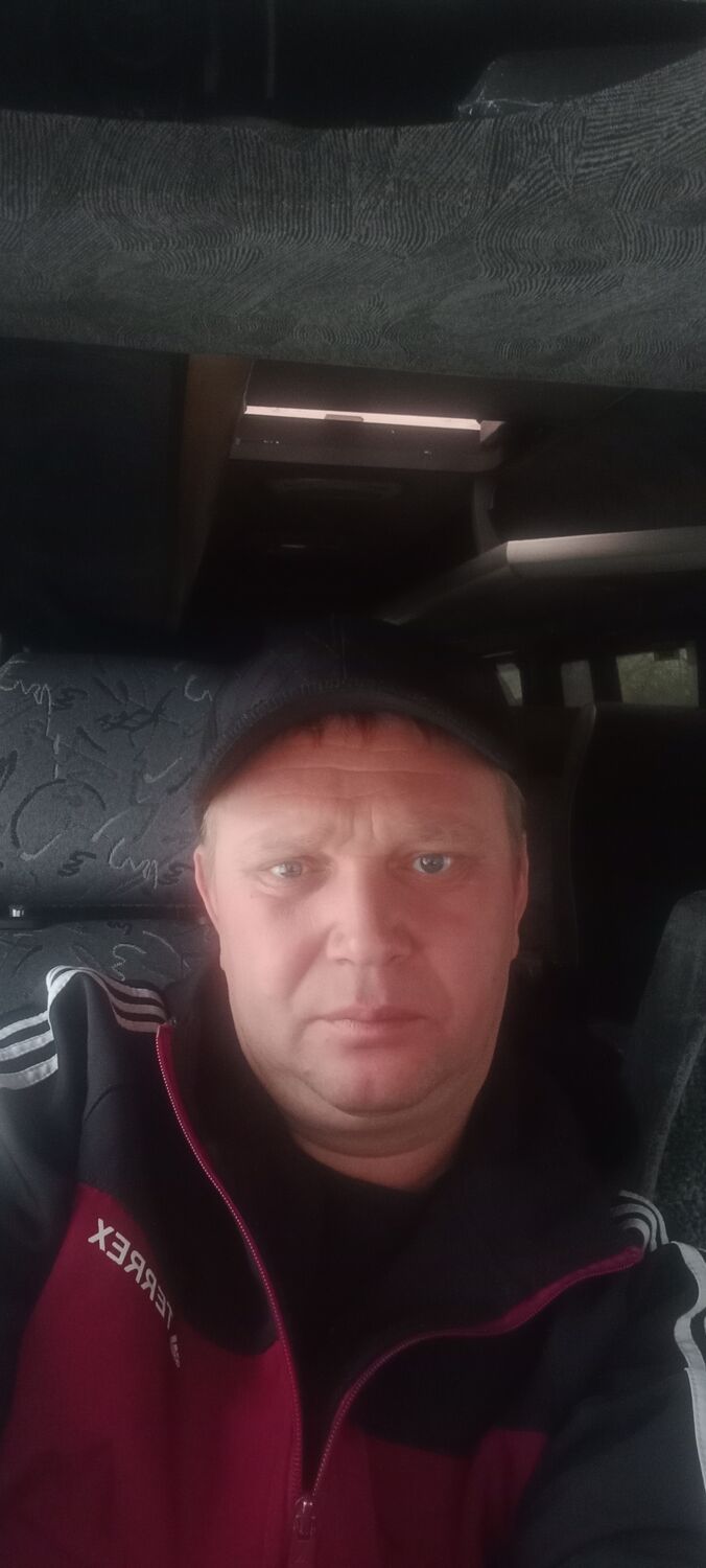  32280587  Oleg, 40 ,    