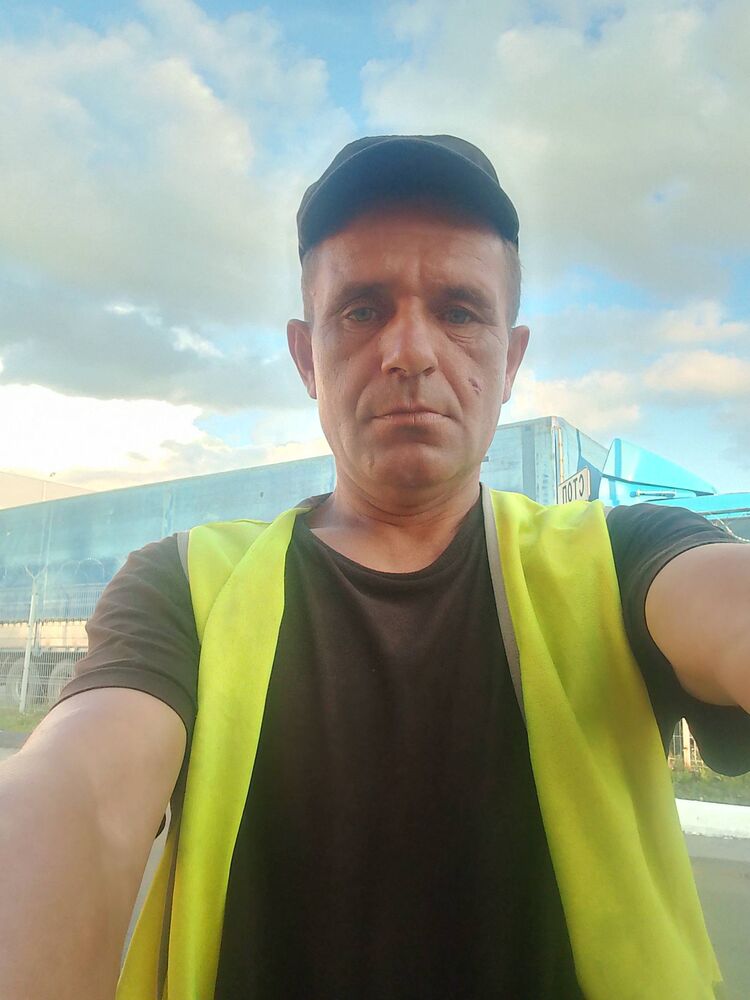  48233617  , 44 ,    
