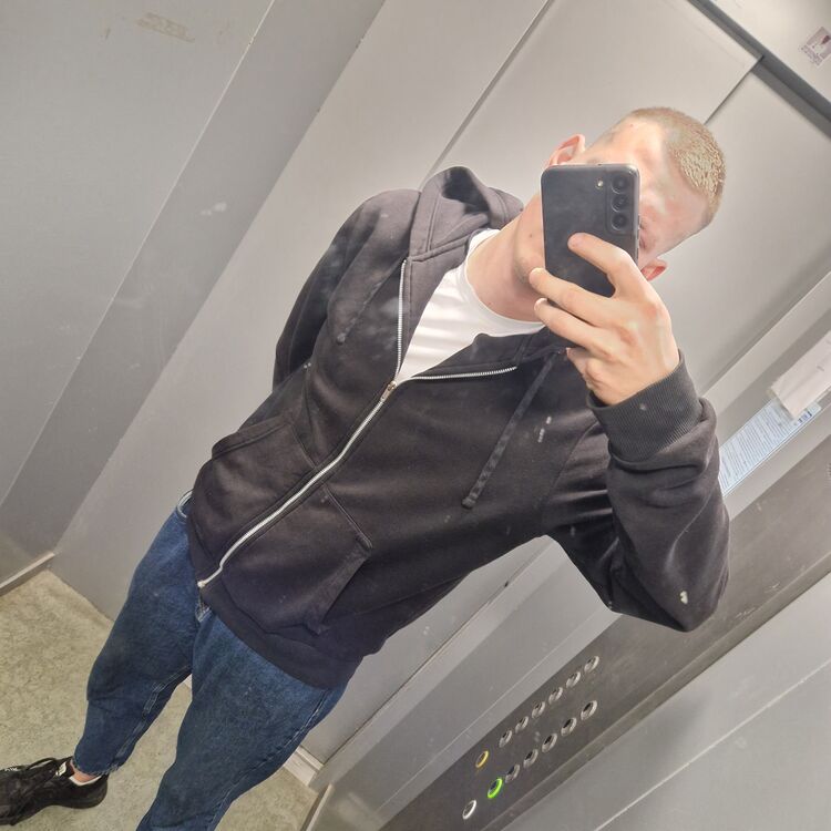  36017697  , 25 ,    