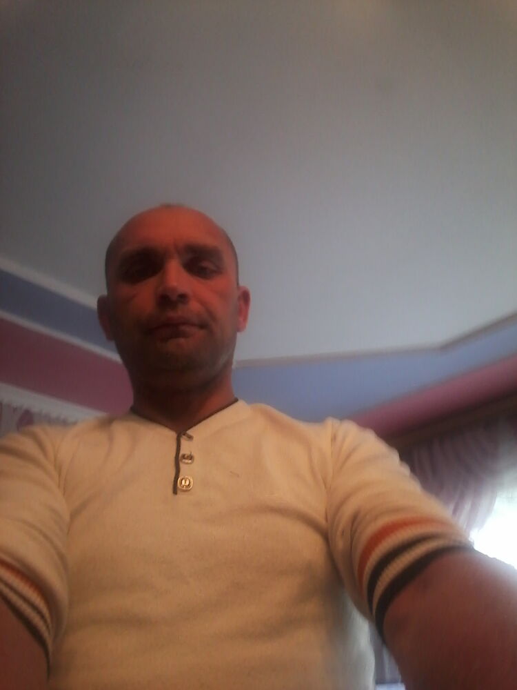  ,   Leonid, 46 ,   c 