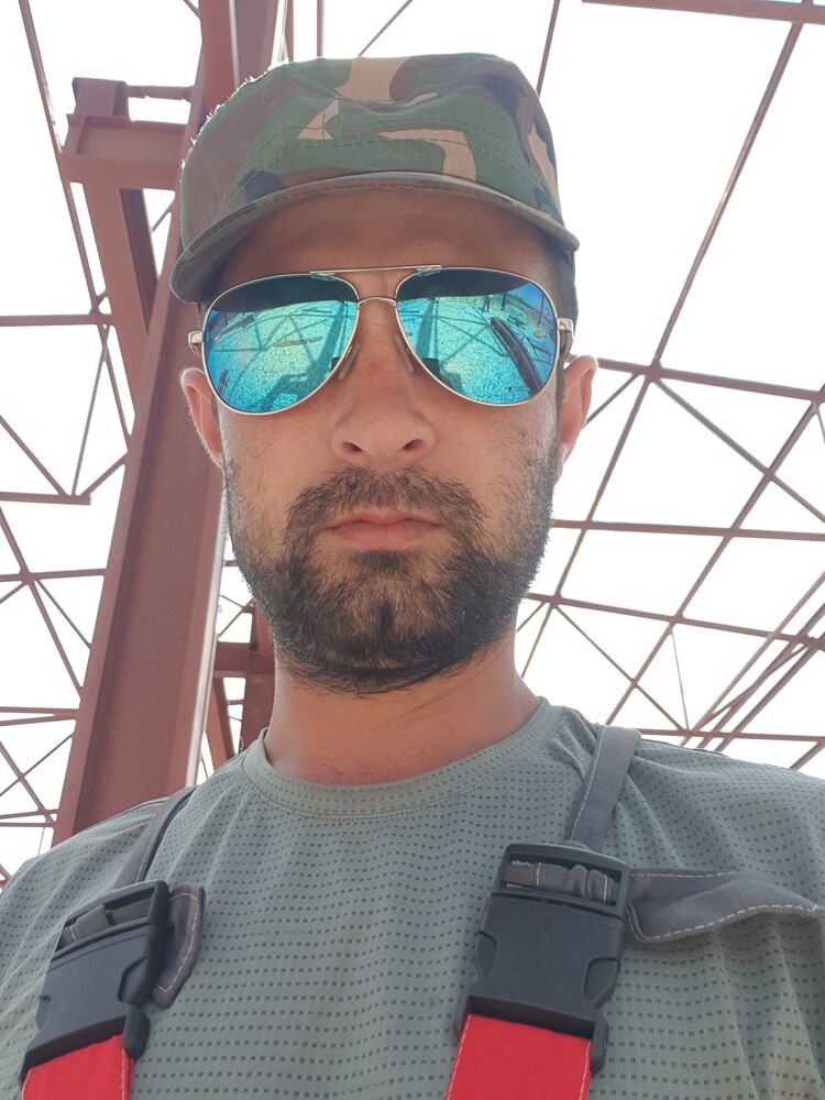  44733937  , 31 ,    