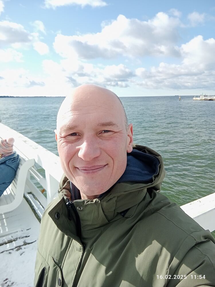  49899297  Alex, 39 ,    