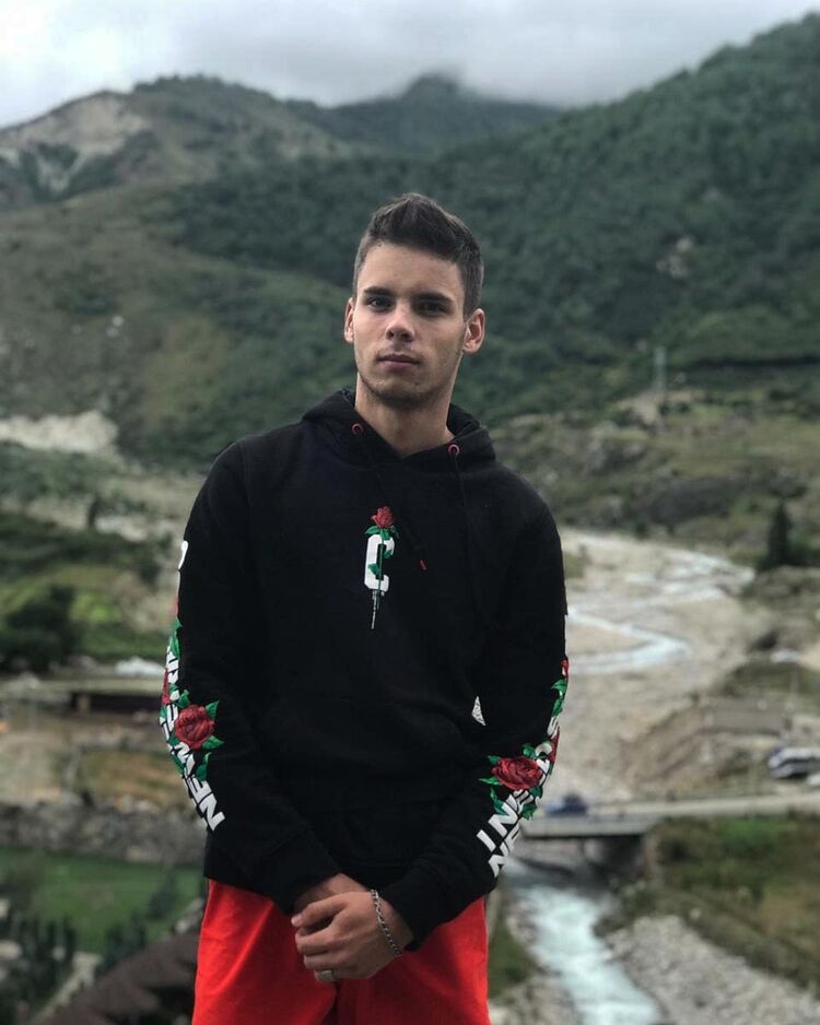  39414827  , 24 ,    