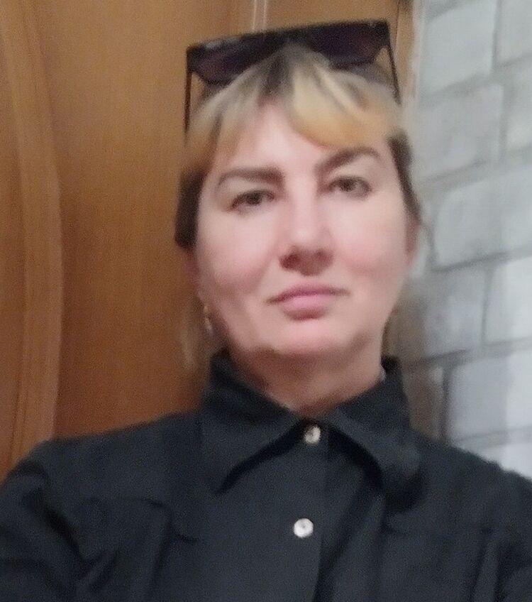  ,   Elena, 55 ,   c 