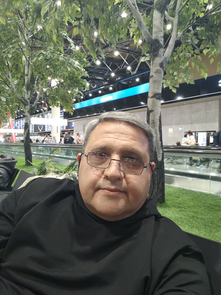  54586197  Avaz, 49 ,    