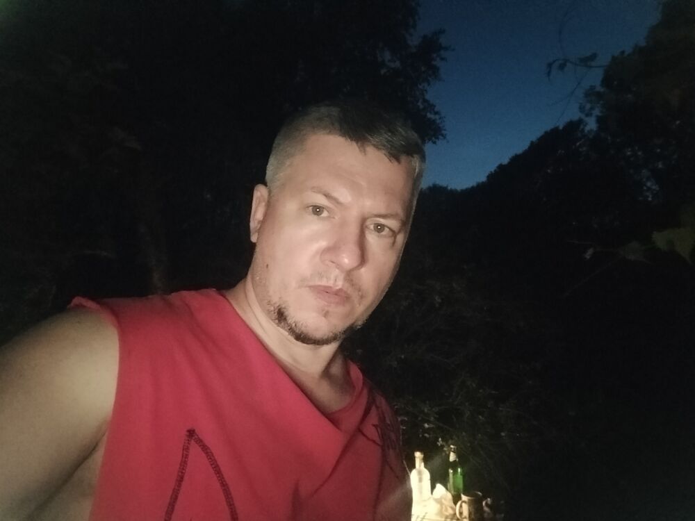  53295847  Patrik, 43 ,    