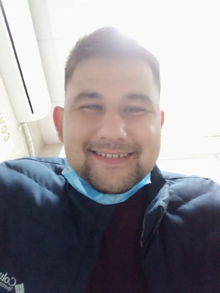  ,   Denis, 26 ,   c 
