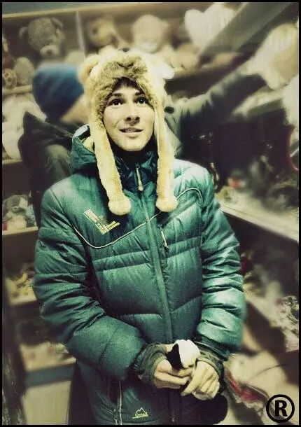  ,   Viktor, 30 ,   ,   