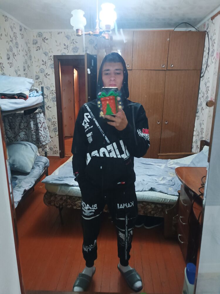 45799277  , 21 ,    