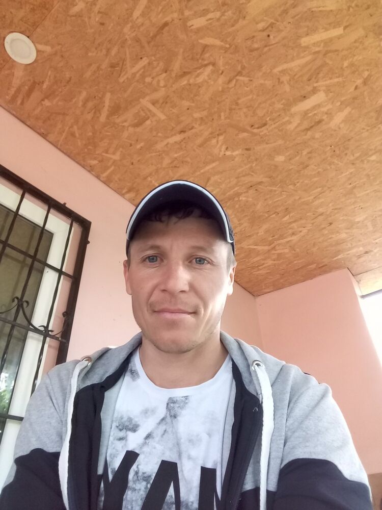  12237337  Andrei, 39 ,    