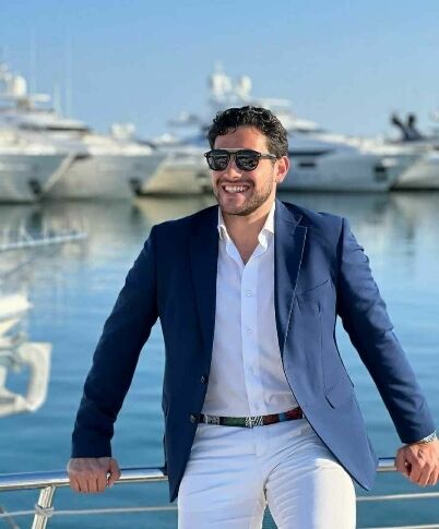  ,   Denis, 42 ,   ,   