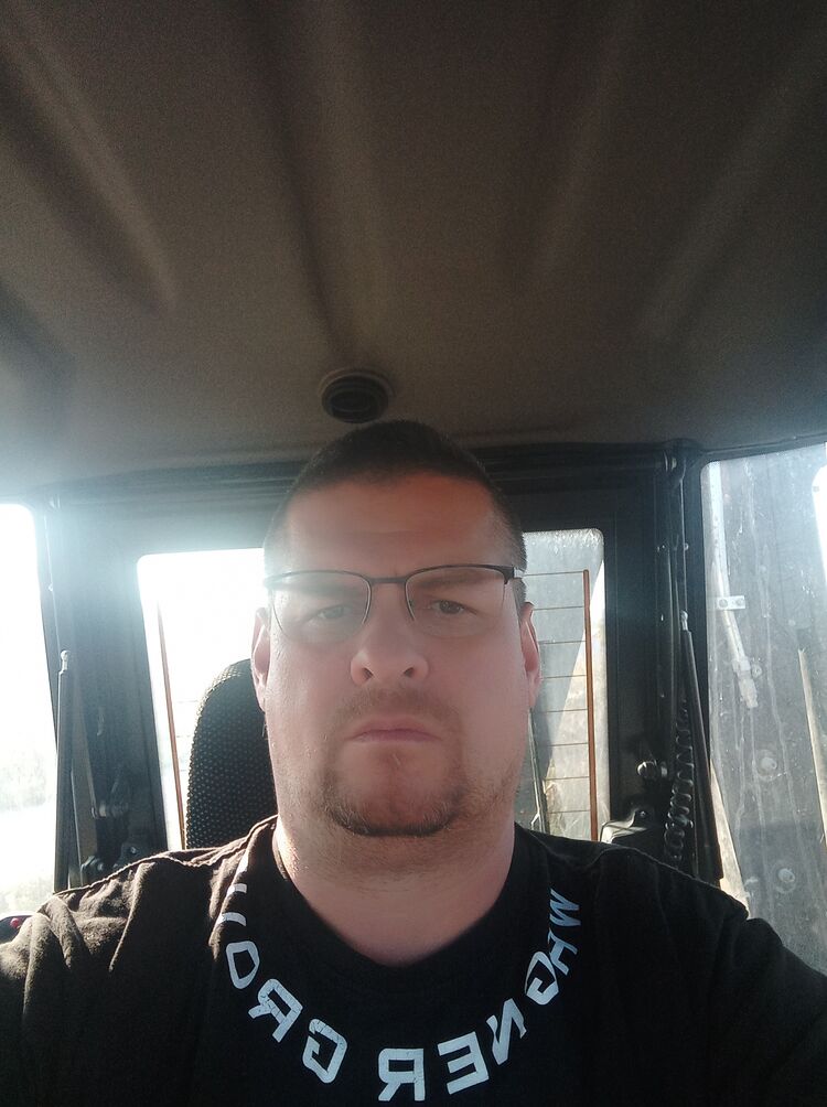  49039327  , 40 ,    